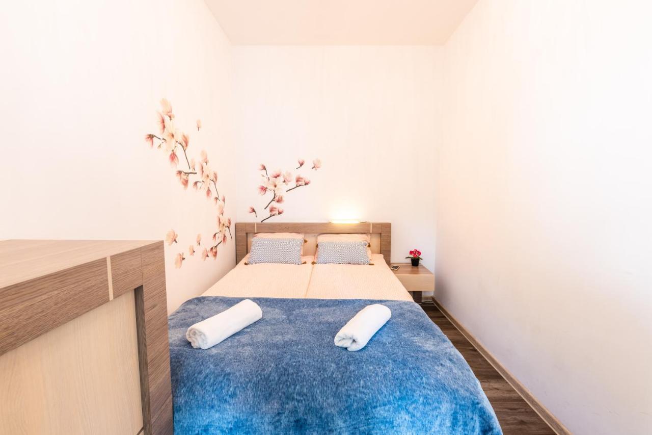 Victus Apartamenty, Bella